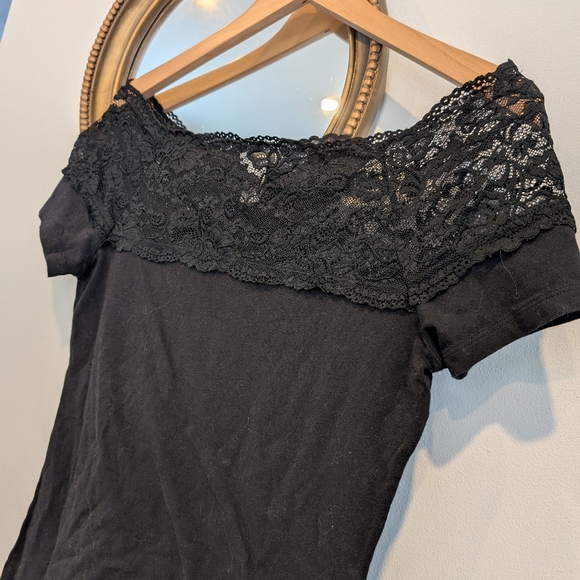 H&M lace off shoulder top - Picture 3 of 6
